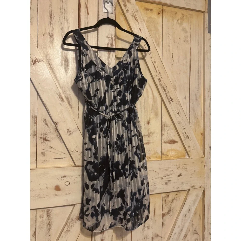 Motherhood Maternity pre owned